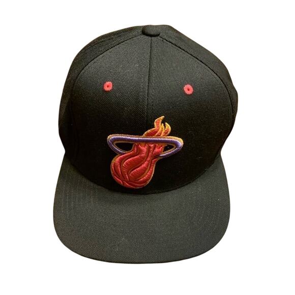Miami heat basketball NBA snapback Mitchell & Ness highlighter pop hat! Like new - Picture 2 of 6